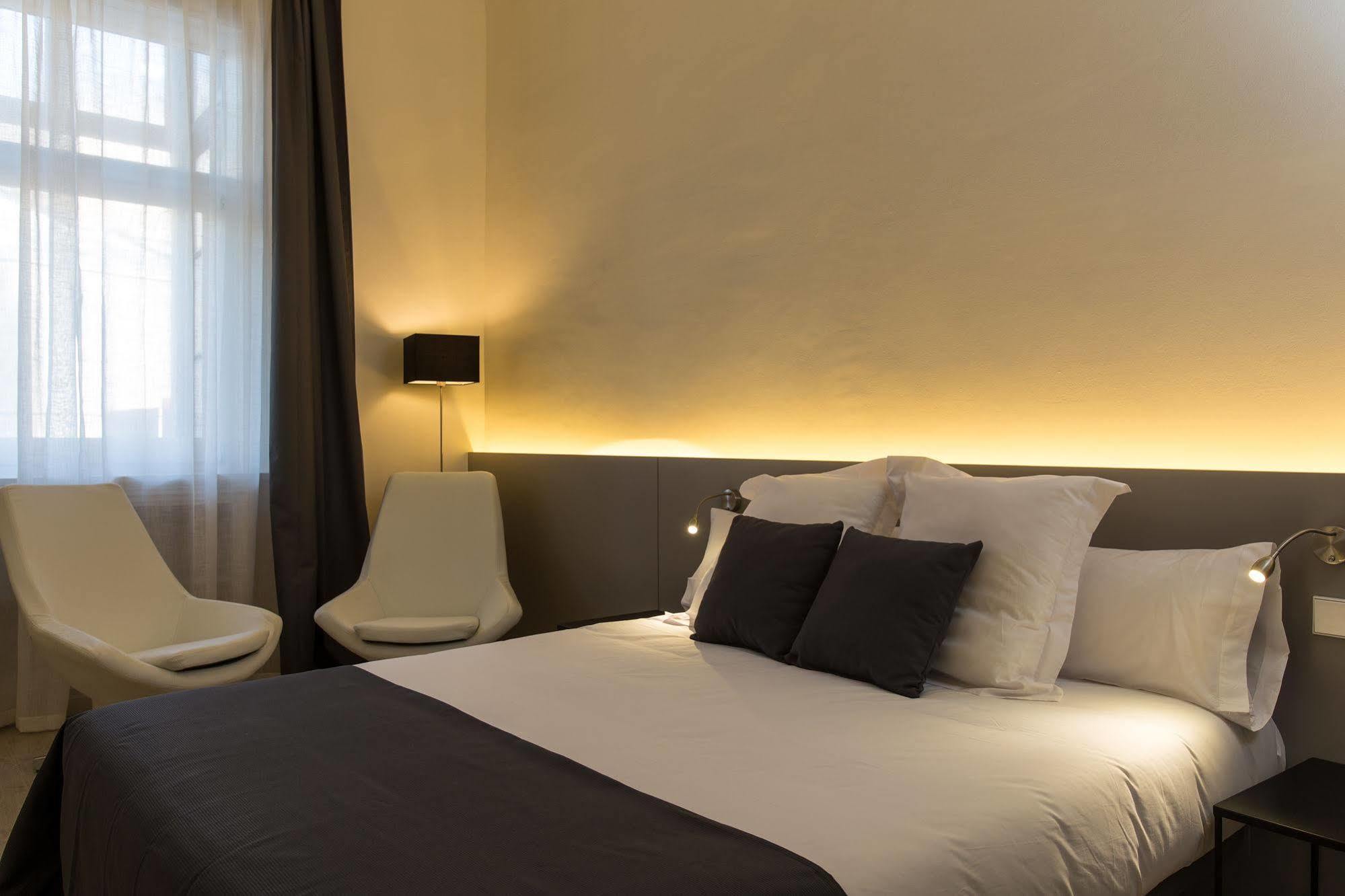Izaila Plaza Catalunya Hotel Barcelona Exterior photo
